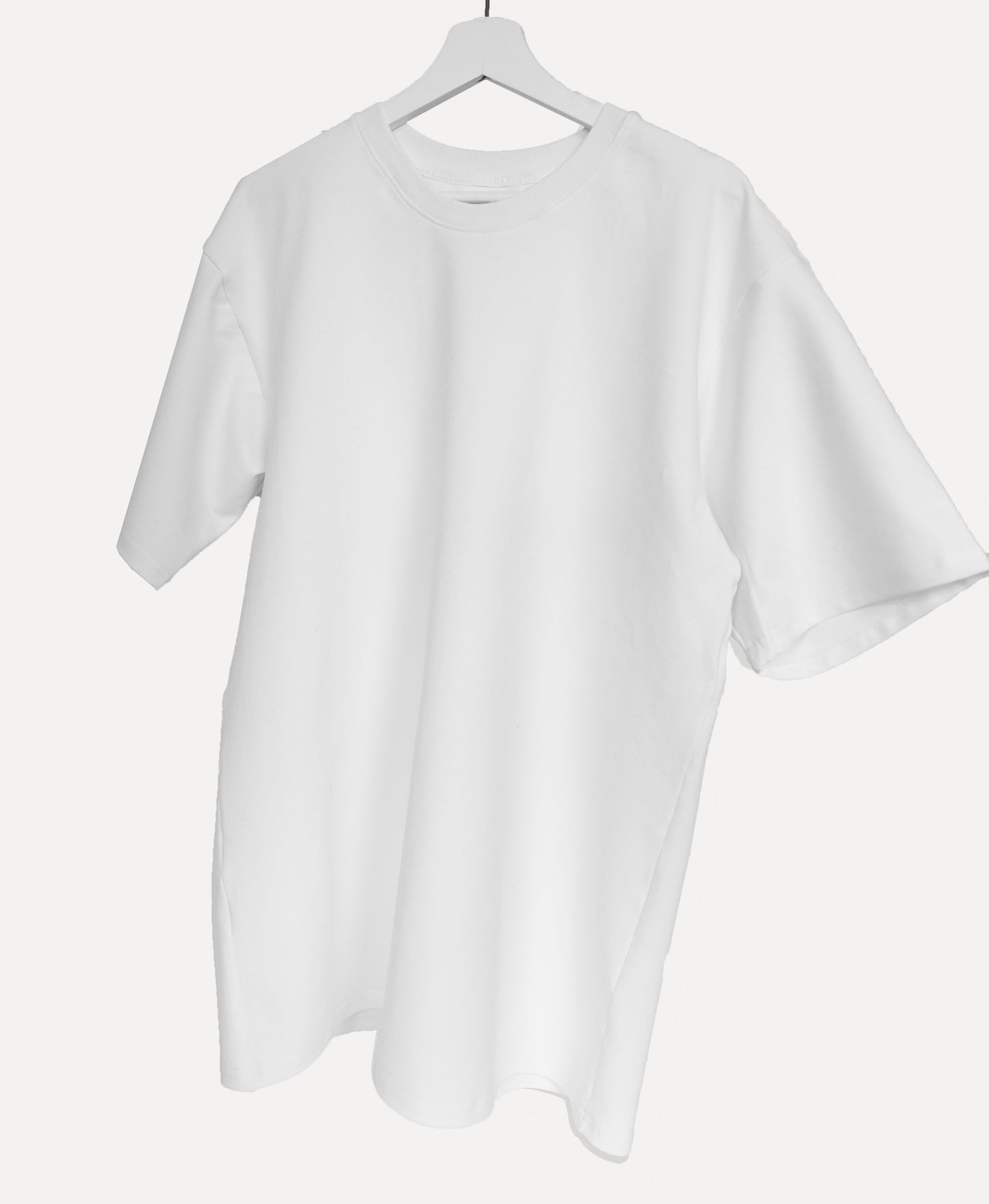Fundamental Oversized Look - White Tee